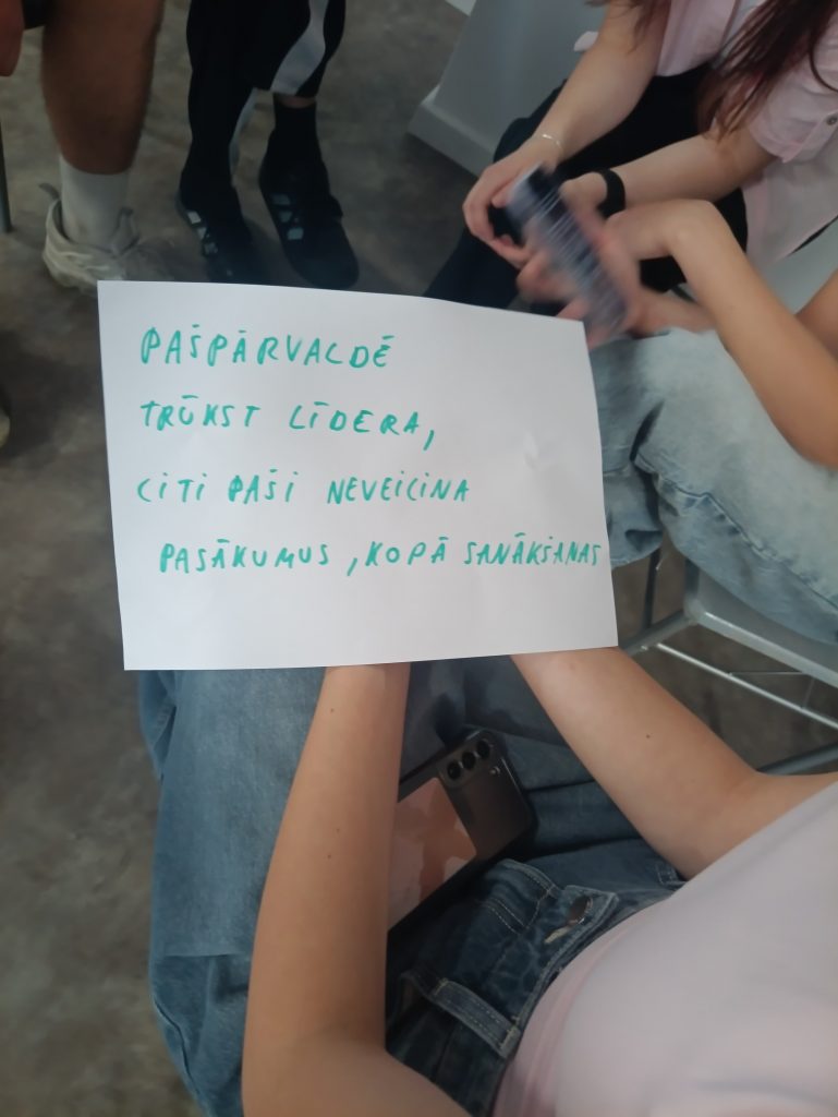 a2dd6de3-2c8b-4d00-8ca5-8f82c94dd115
