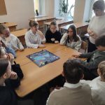 Svinam Latvijas Brīvības svētkus.