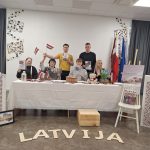 Svinam Latvijas Brīvības svētkus.