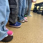 Rēzeknes valsts poļu ģimnāzijas skolēni atbalsta „Dažādo kurpju dienu”