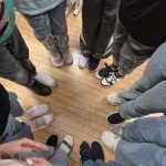 Rēzeknes valsts poļu ģimnāzijas skolēni atbalsta „Dažādo kurpju dienu”