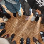 Rēzeknes valsts poļu ģimnāzijas skolēni atbalsta „Dažādo kurpju dienu”
