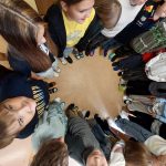 Rēzeknes valsts poļu ģimnāzijas skolēni atbalsta „Dažādo kurpju dienu”