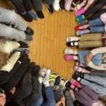 Rēzeknes valsts poļu ģimnāzijas skolēni atbalsta „Dažādo kurpju dienu”