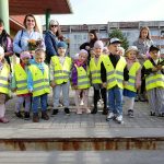 Bērni godina Latgales atbrīvošanas pieminekli “Vienoti Latvijai”