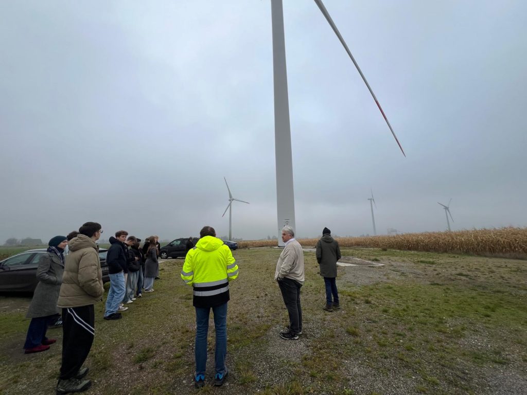 37e7fd24-605b-4ad4-98c3-39847572ee64