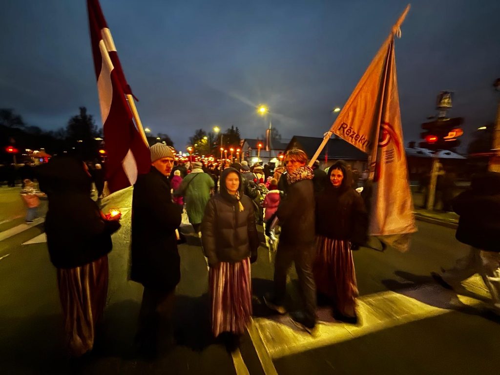 WhatsApp Image 2025-11-19 at 11.19.20 (1)