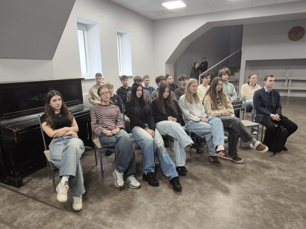 WhatsApp Image 2025-11-27 at 08.21.07