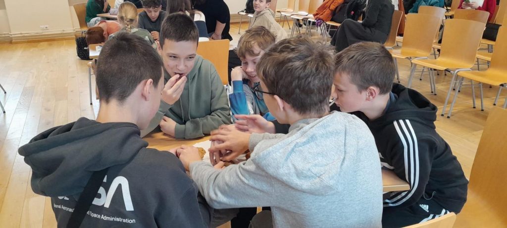 WhatsApp Image 2025-12-02 at 19.37.06 (2)