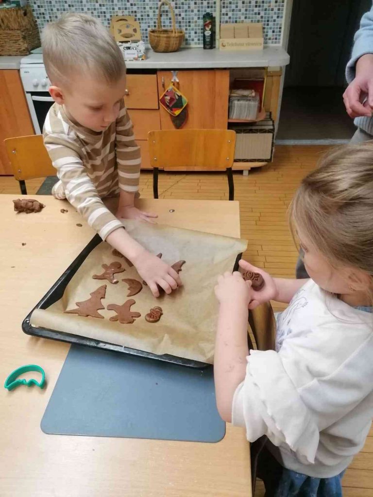 e9e697cf-3509-4de9-a394-21ea514c454b