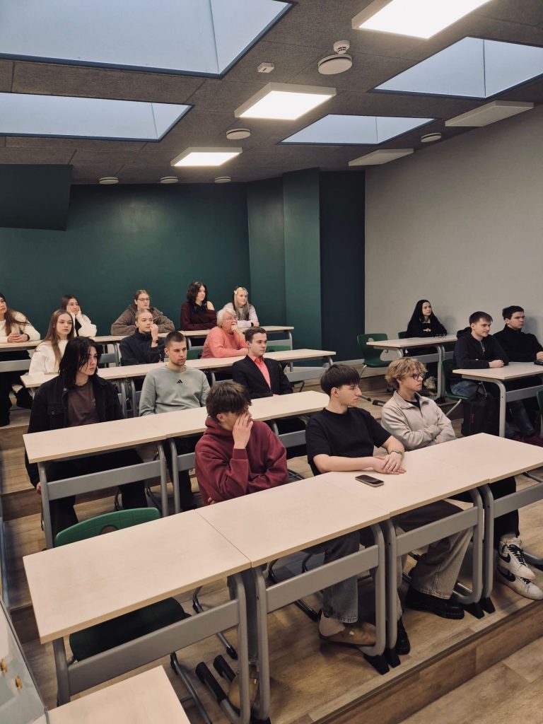 6af3e3d3-a824-4266-bc69-47b2a162ea52