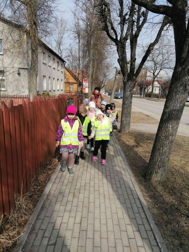 e12fa12e-66e8-47dc-a807-641450998fe6