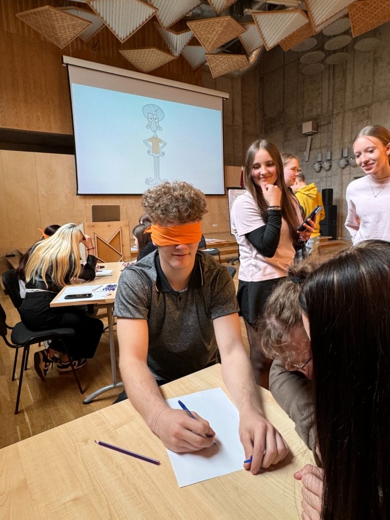 34ca3732-c9c4-4647-8e6d-9aed36ae4fe0