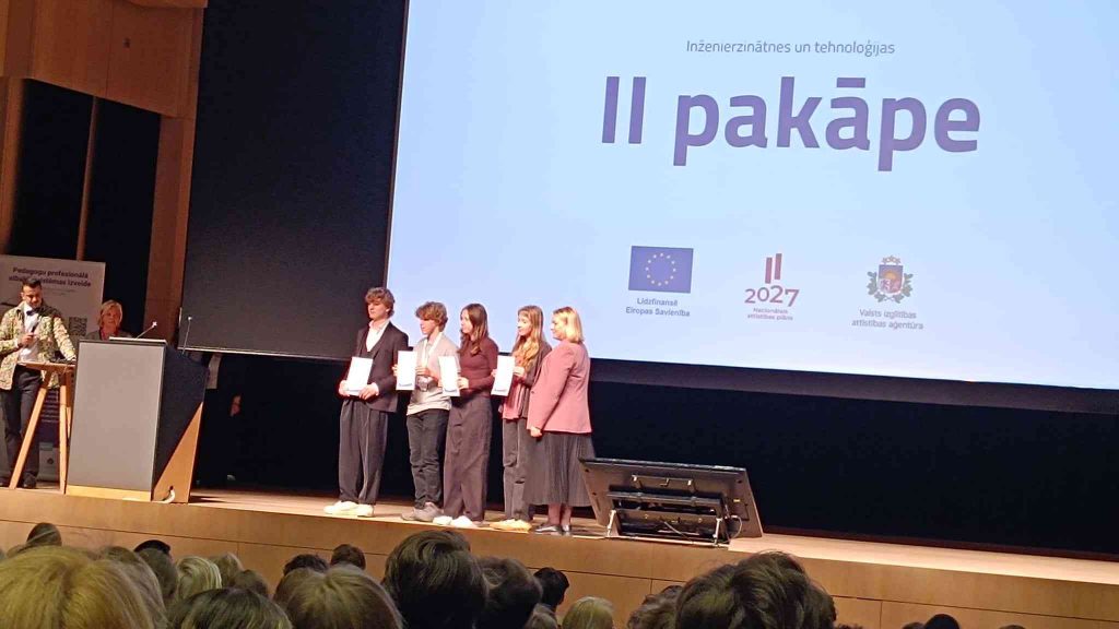 a152c023-7192-4c4e-aef0-3f6c9ab3f248